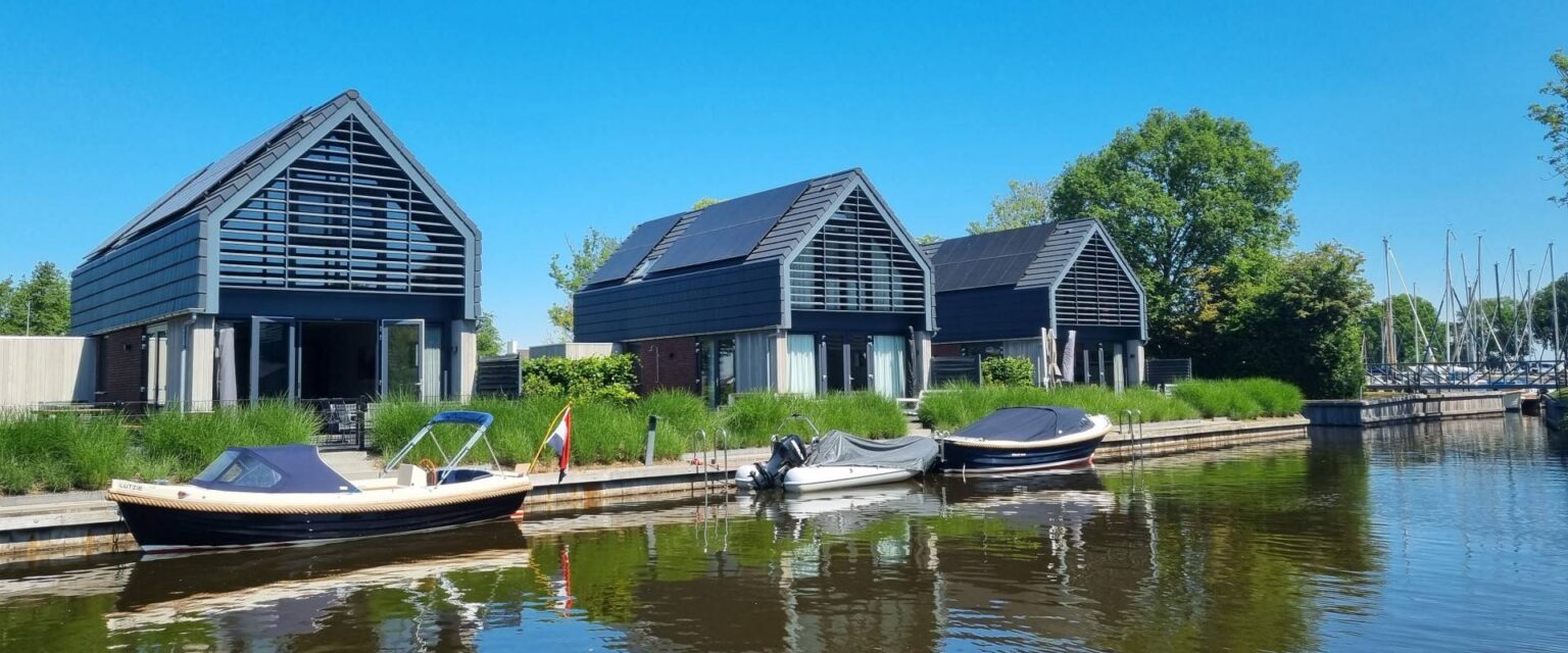 De lutz watervillas in friesland in balk