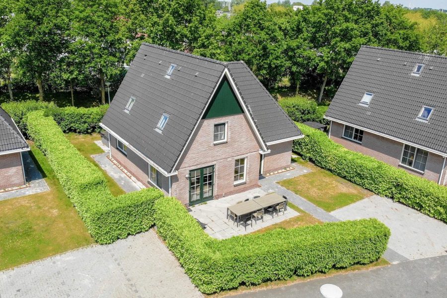 beach resort makkum beach villa royaal vooraanzicht