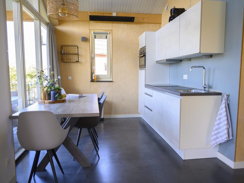 eneva 4 personen in akkrum op tusken de marren keuken