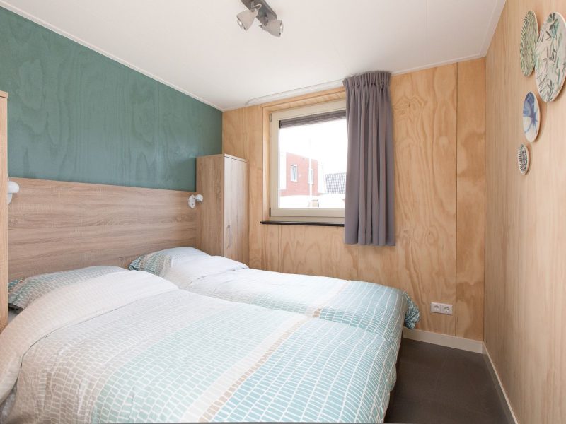 eneva 4 personen in akkrum op tusken de marren slaapkamer