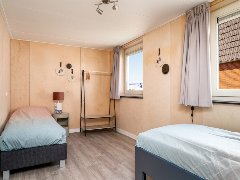 tusken de marren in akkrum eneva mindervalide slaapkamer