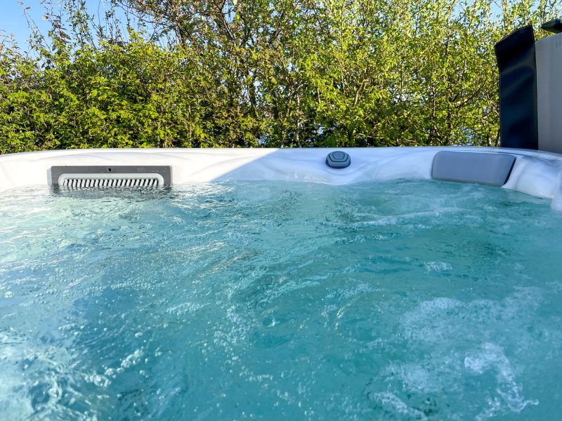 friese meren villas in delfstrahuizen premium watervilla met jacuzzi jacuzzi