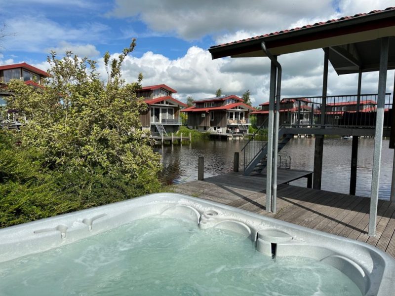 goudplevier bubbelbad op waterpark zwartkruis in noardburgum bubbelbad