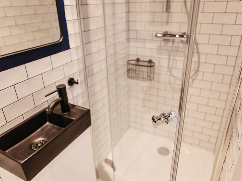 havenwoning geschakeld 6 personen in heeg op pharshoeke badkamer