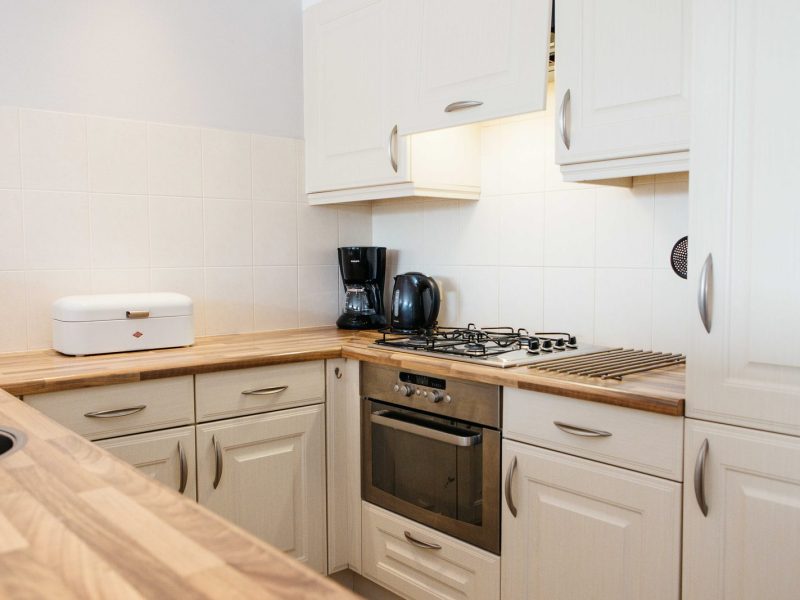 havenwoning geschakeld 6 personen in heeg op pharshoeke keuken