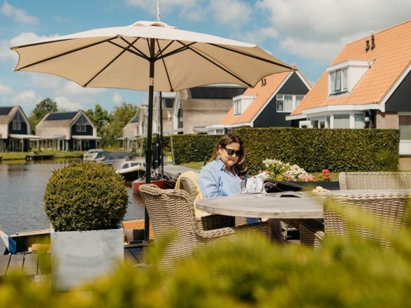 pharshoeke-in-heeg-tuin-aan-water