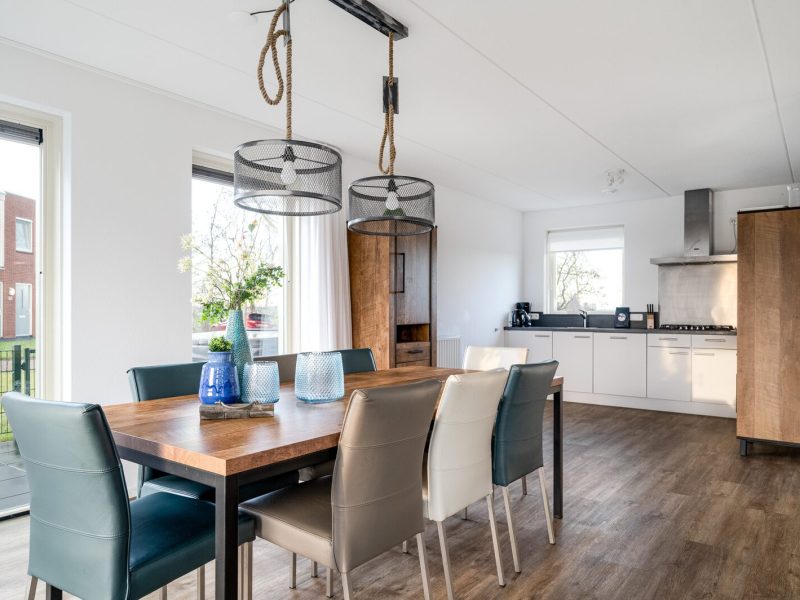 sneekermeer 8 personen met buitenspa in akkrum o ptusken de marren keuken