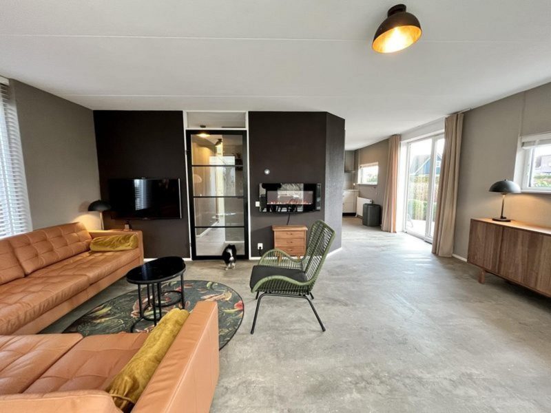 solo deluxe aan het water in makkum op makkum beach resort woonkamer