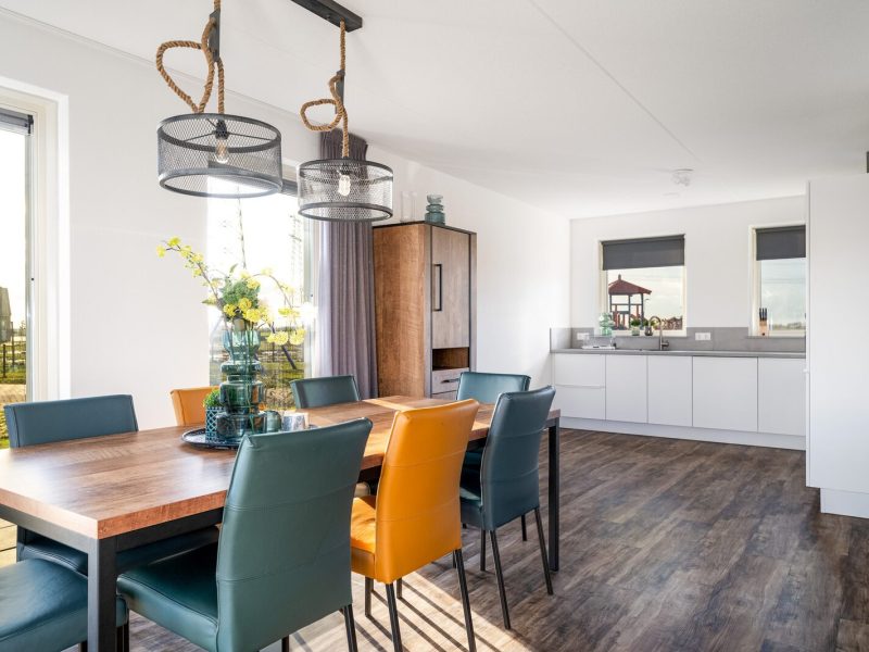 tusken de marren in akkrum sneekermeer 8 personen keuken