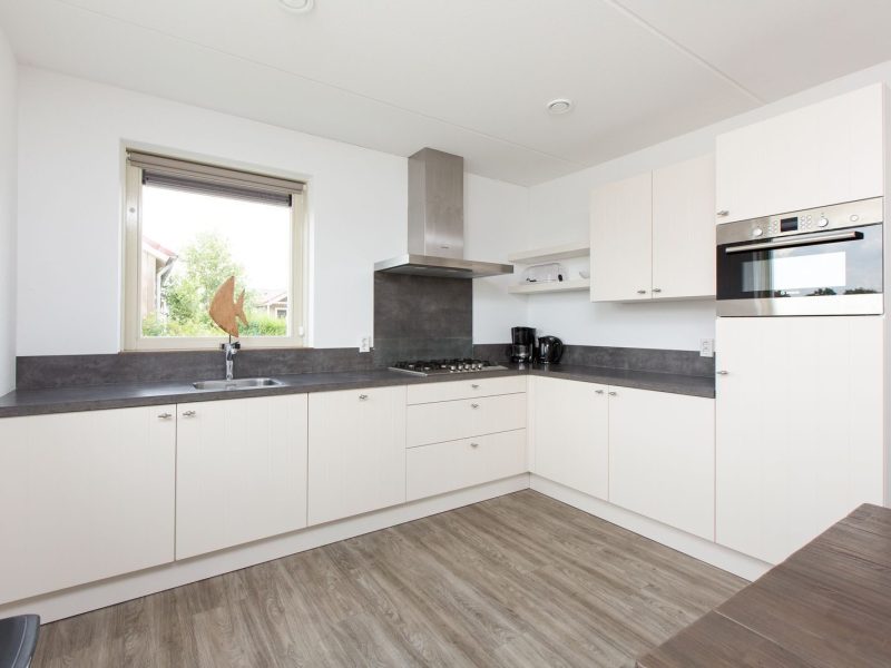 vakantiehuis 6 personen in tusken de marren keuken