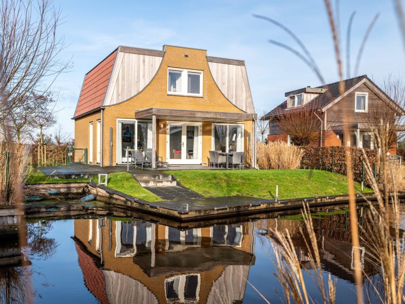 vakantiehuis 6 personen in tusken de marren achteraanzicht