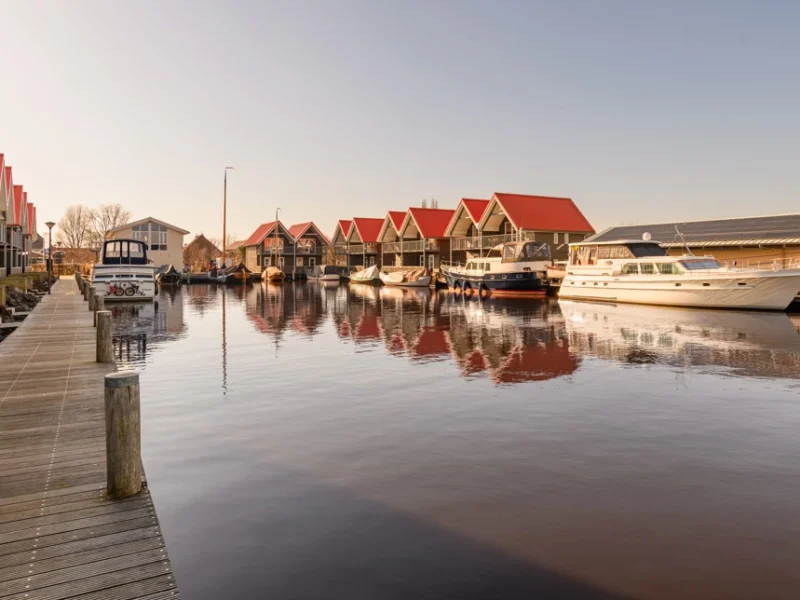 vakantiepark terherne in terherne water met boten