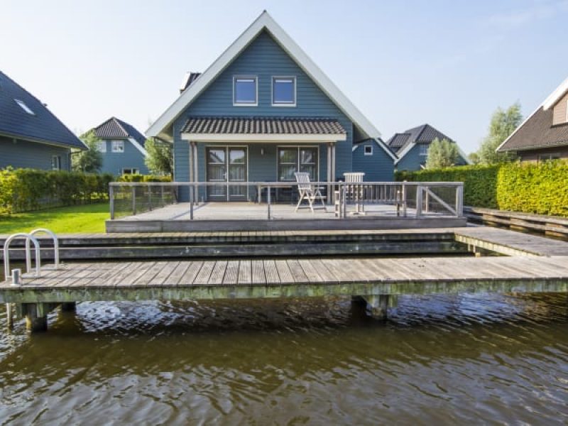 villa de smient op villapark sneekermeer achterkant