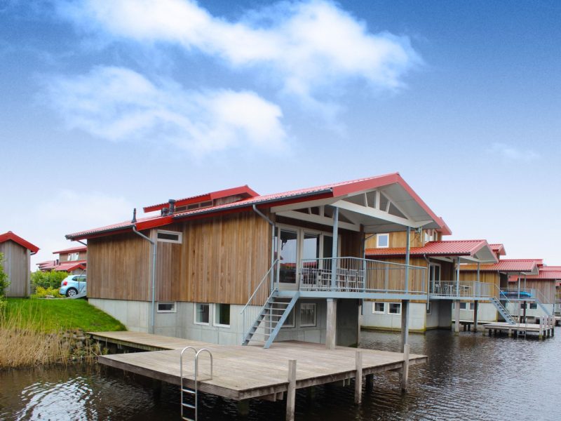 waterpark zwartkruis in noardburgum bungalow met aanlegsteiger