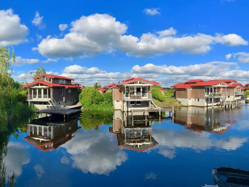waterpark zwartkruis in noardburgum huisjes aan het water