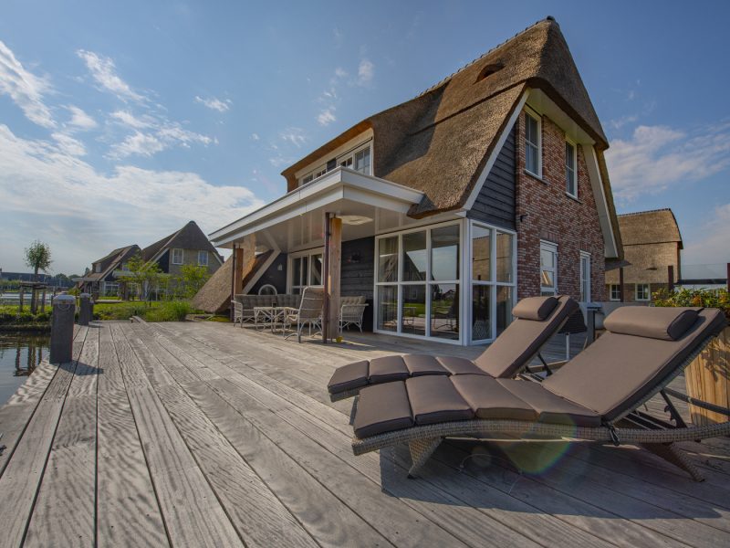 watervilla 8 personen in delfstrahuizen op friese meren villas achterkant