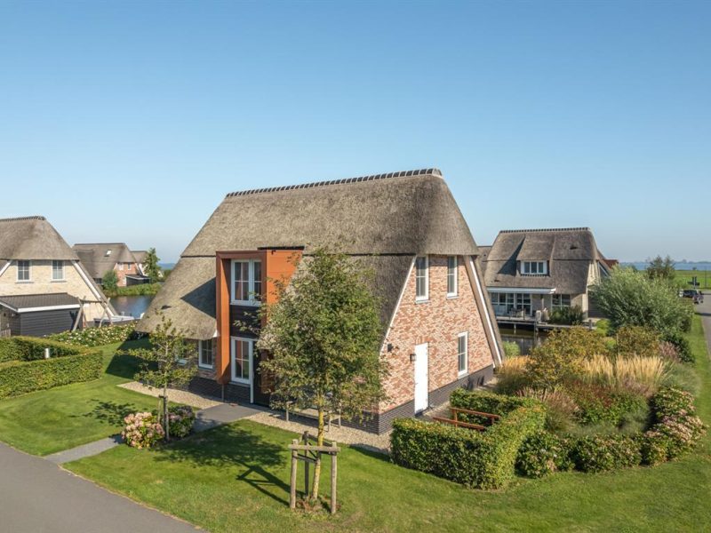 watervilla 8 personen in delfstrahuizen op friese meren villas voorkant