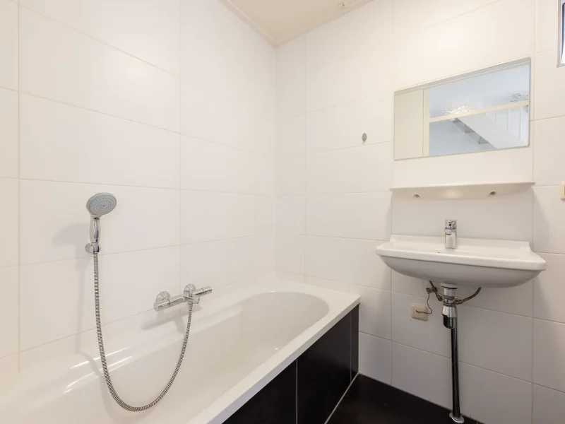 wetterbungalow 6 personen in earnewald op vakantiepark it wiid badkamer