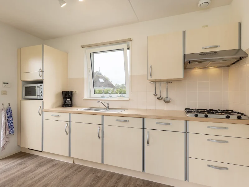 wellness waldbungalow 4 4 personen in earnewald o vakantiepark it wiid keuken