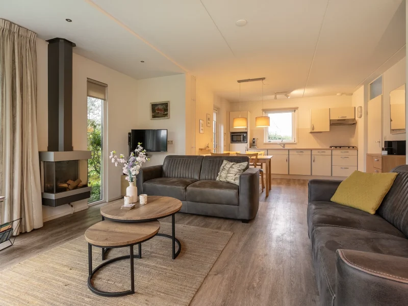 wellness waldbungalow 4 4 personen in earnewald o vakantiepark it wiid woonkamer