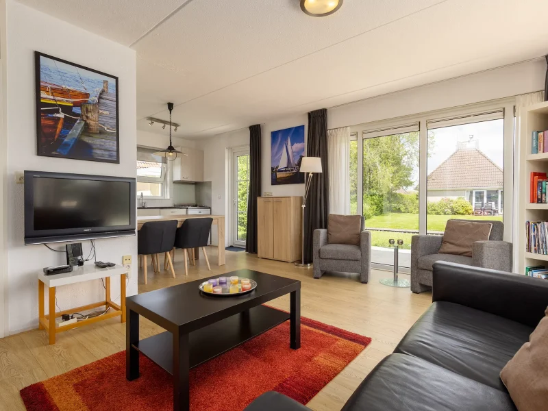 wetterbungalow 5 personen in earnewald op vakantiepark it wiid woonkamer