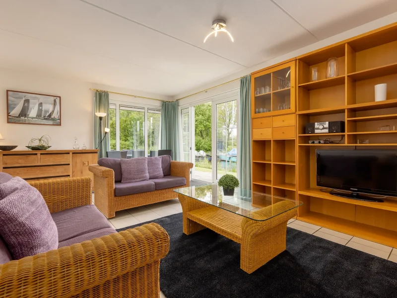 wiidbungalow 8a 8 personen in earnewald op vakantiepark it wiid woonkamer